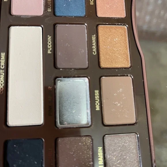 Too Faced Chocolate Bar Eyeshadow Palette - Picture 3 of 5